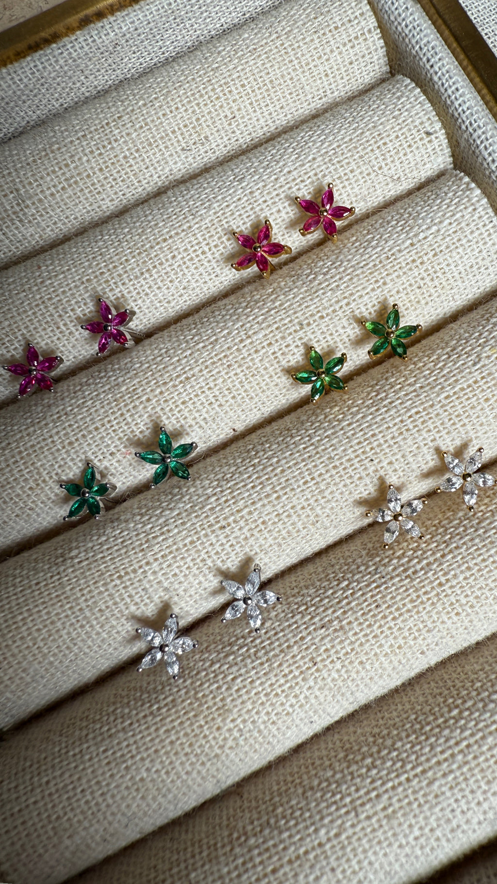 Daisy Stud