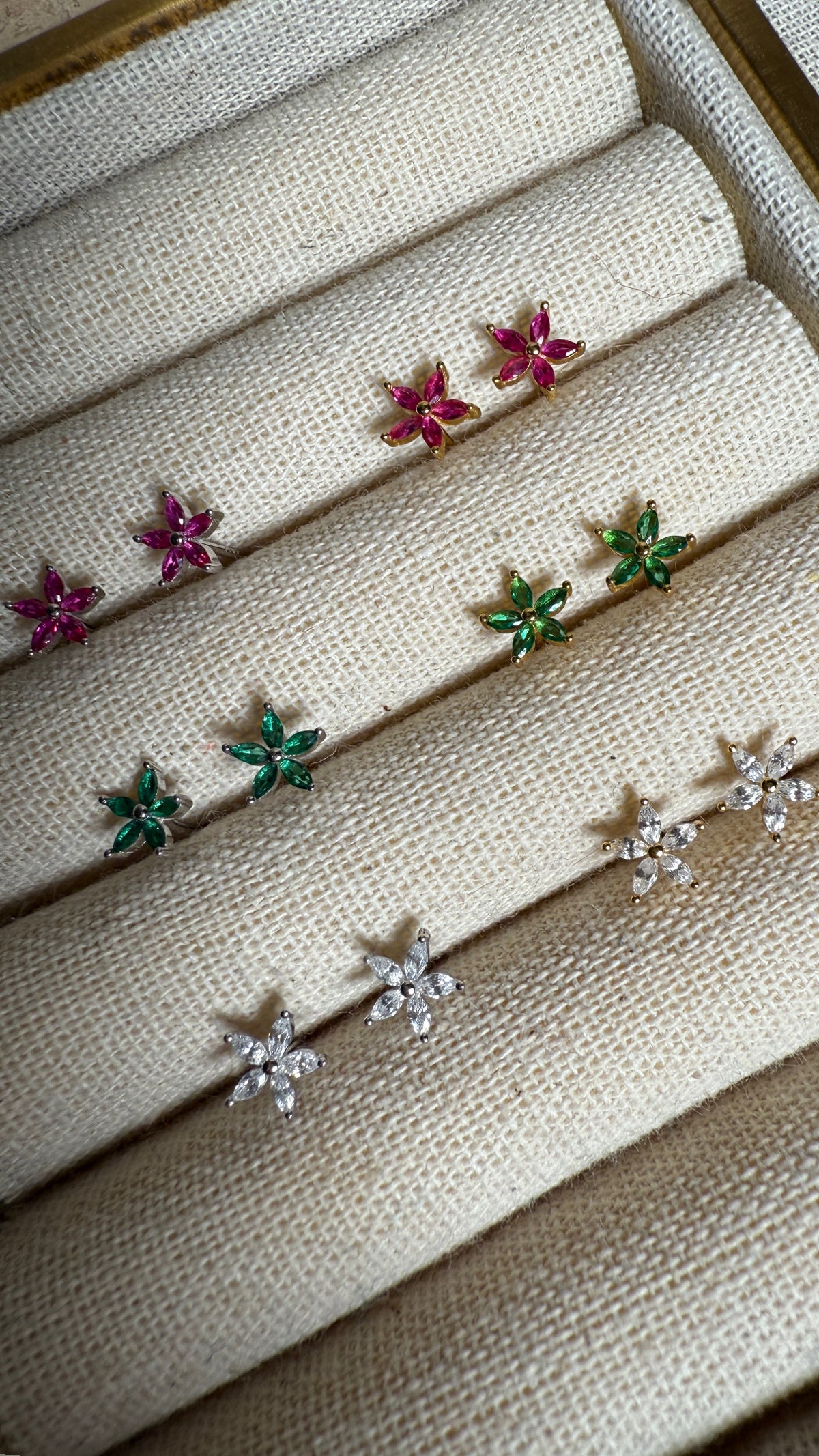 Daisy Stud