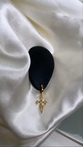 Tara Cross (silver 7mm)