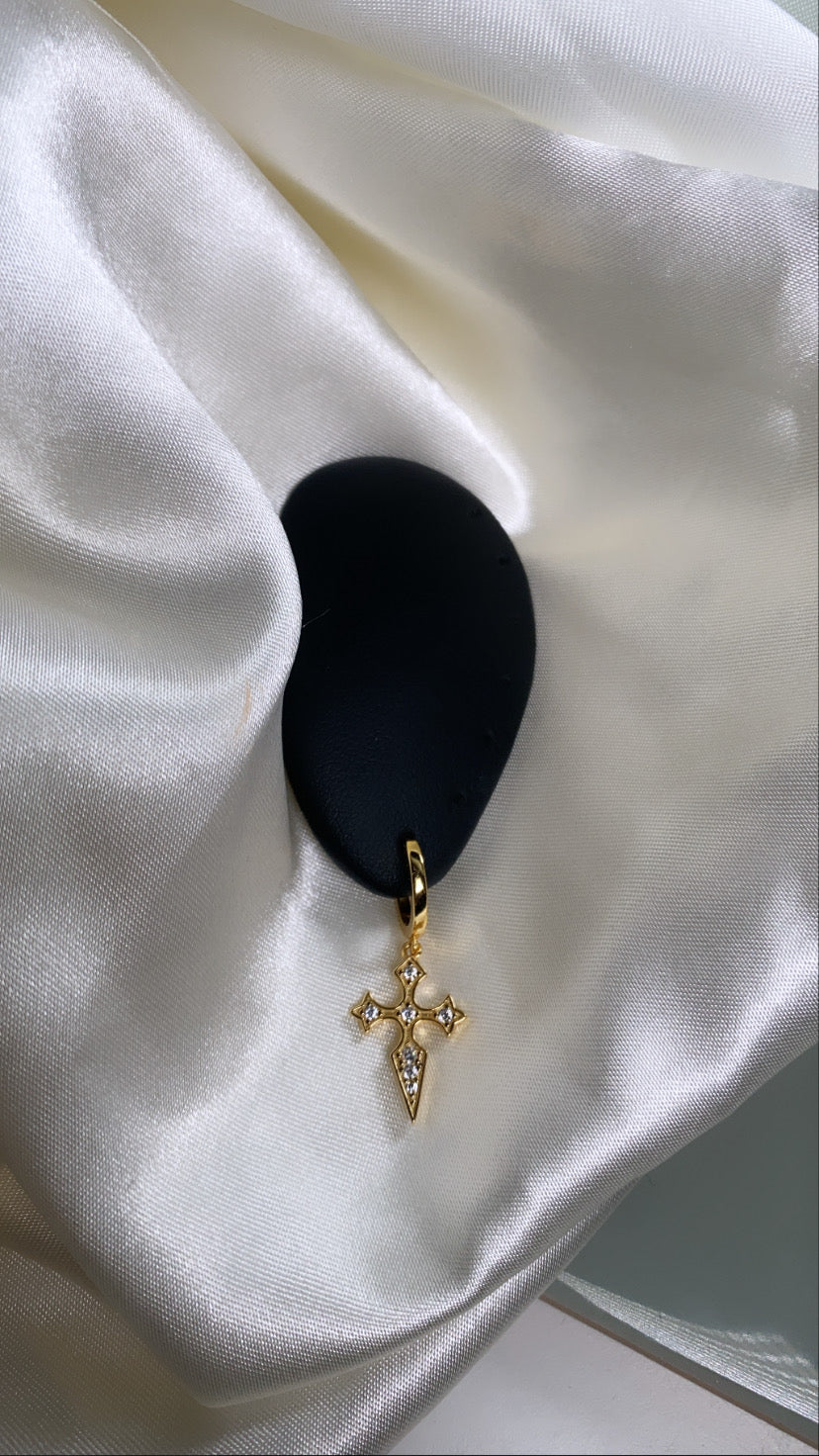 Tara Cross (silver 7mm)